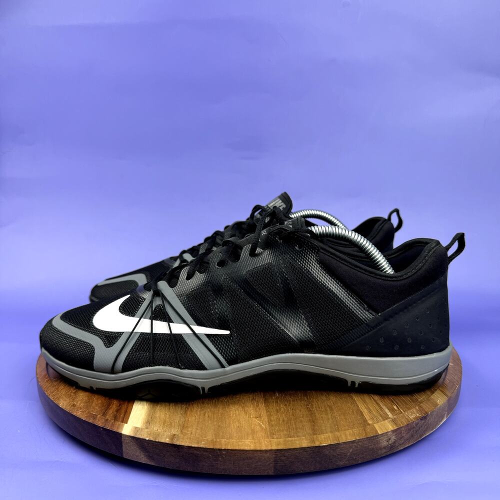 WOMENS NIKE CROSS COMPLETE SIZE 11